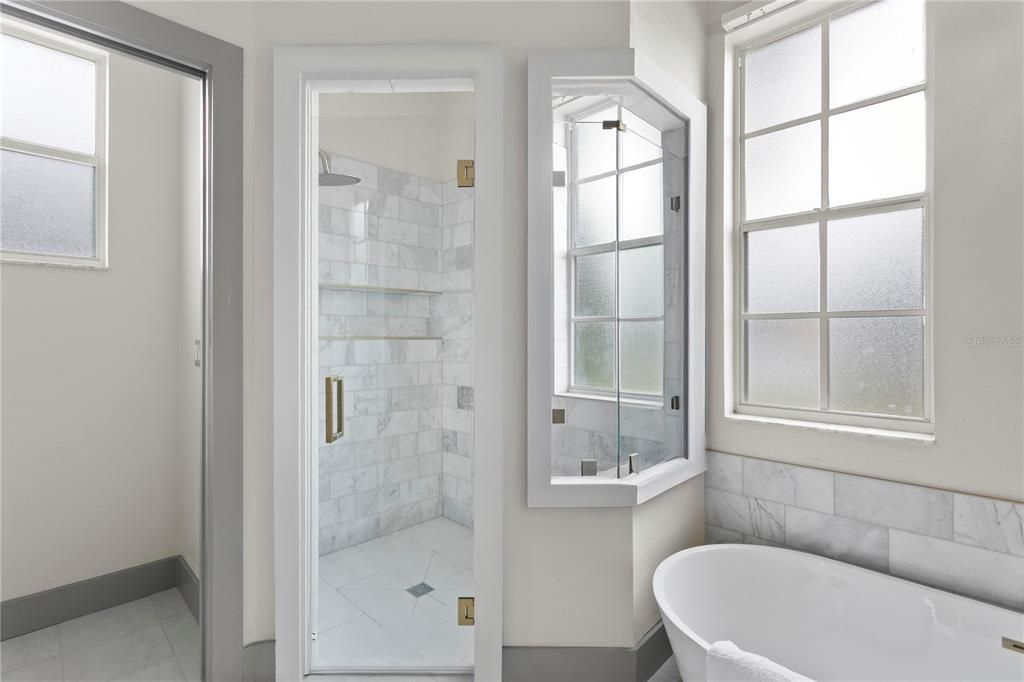 For Sale: $615,000 (3 beds, 3 baths, 2204 Square Feet)