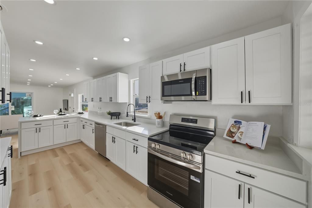 For Sale: $435,000 (3 beds, 2 baths, 1503 Square Feet)