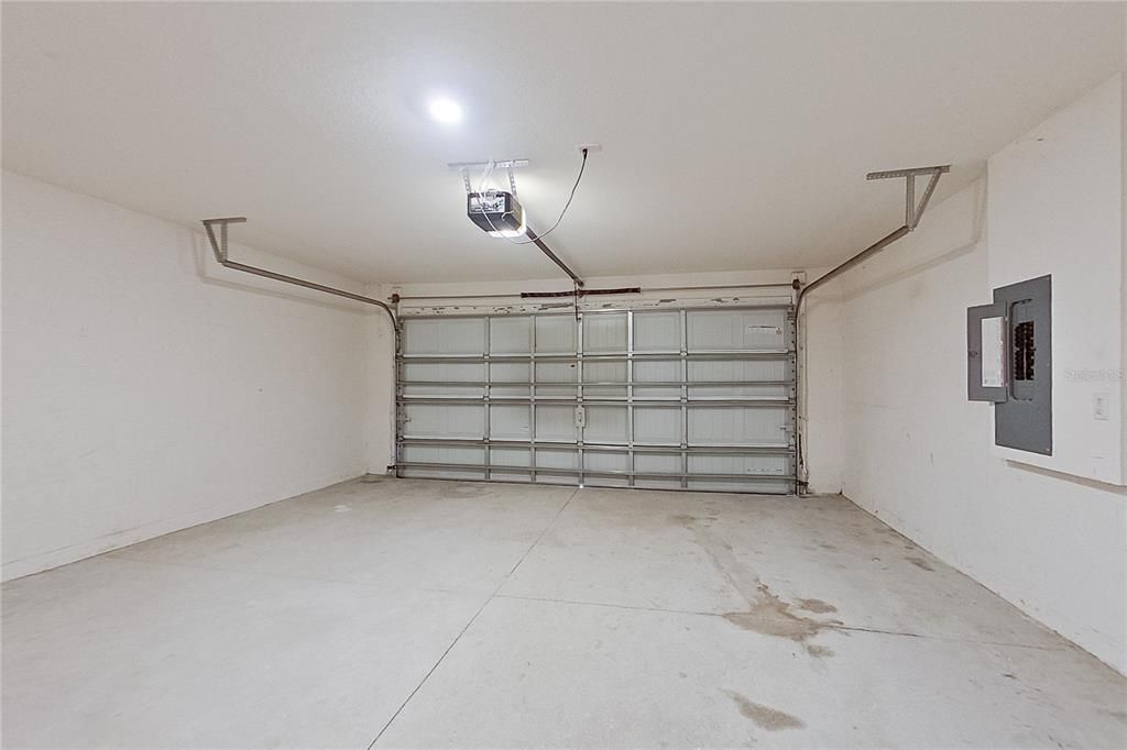 For Rent: $2,245 (5 beds, 3 baths, 2243 Square Feet)