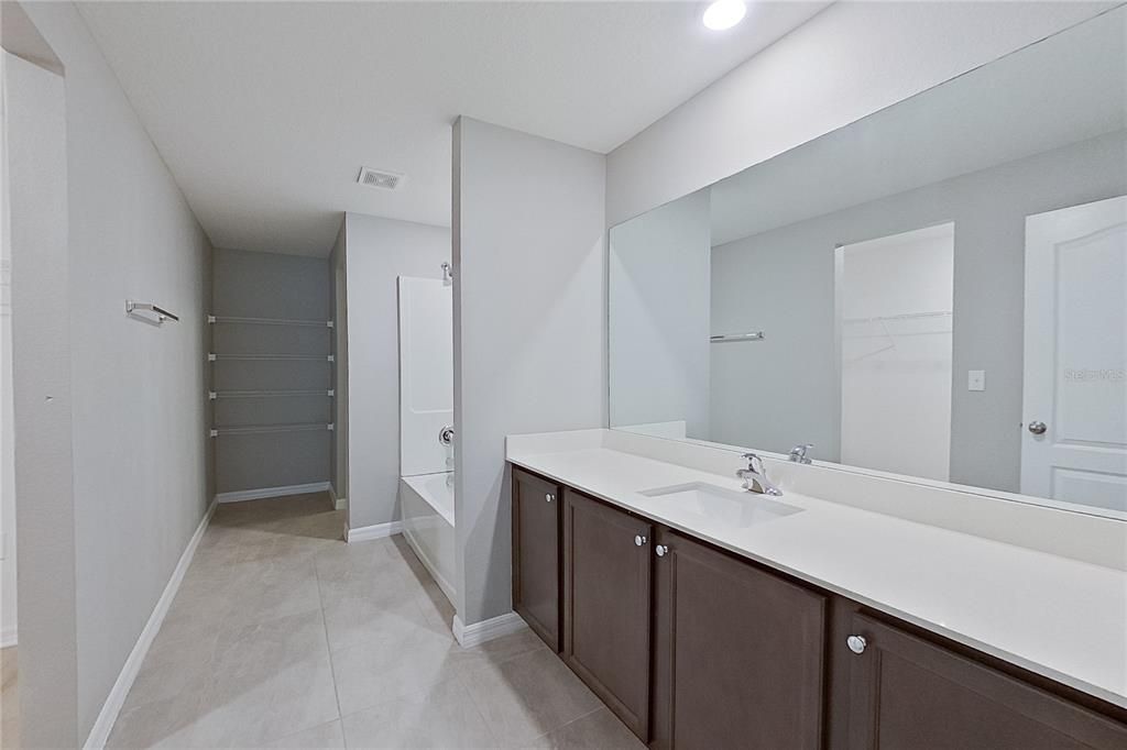 For Rent: $2,245 (5 beds, 3 baths, 2243 Square Feet)