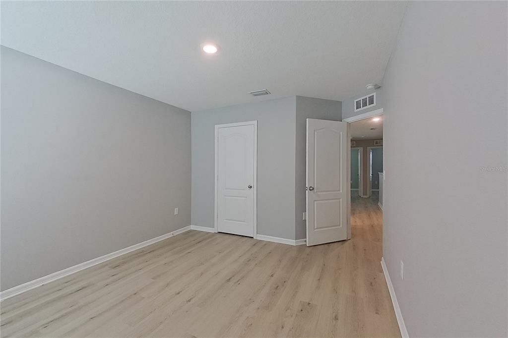 For Rent: $2,245 (5 beds, 3 baths, 2243 Square Feet)