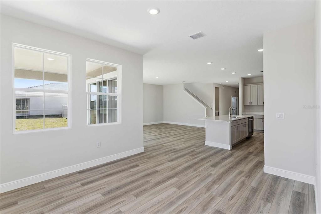 Active With Contract: $559,990 (5 beds, 3 baths, 3183 Square Feet)