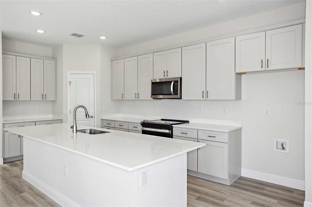 Active With Contract: $559,990 (5 beds, 3 baths, 3183 Square Feet)