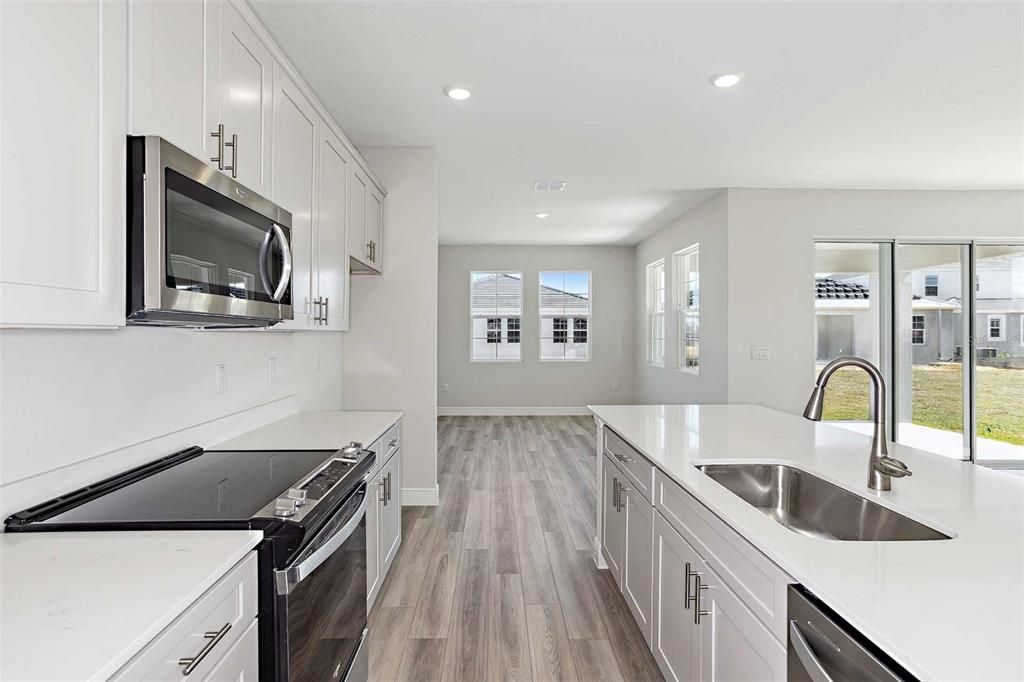 Active With Contract: $559,990 (5 beds, 3 baths, 3183 Square Feet)