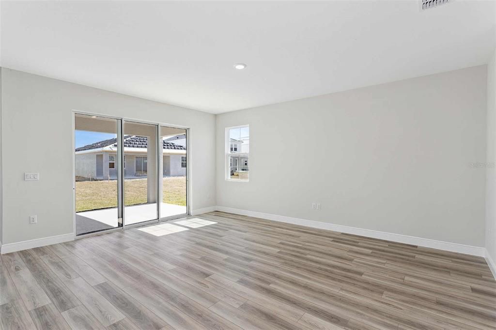 Active With Contract: $559,990 (5 beds, 3 baths, 3183 Square Feet)