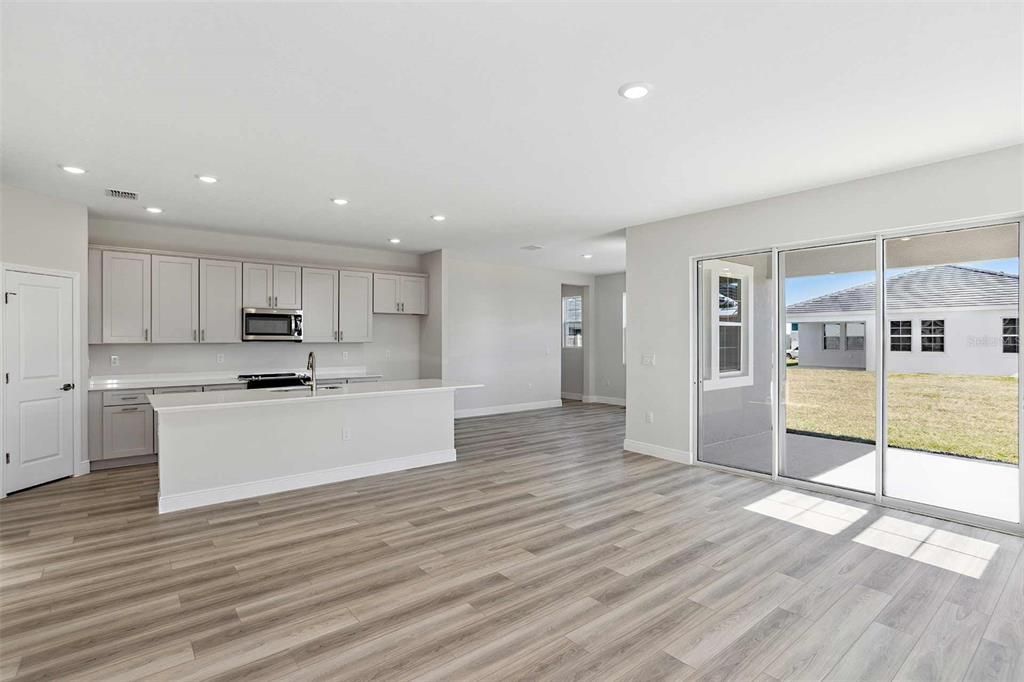 Active With Contract: $559,990 (5 beds, 3 baths, 3183 Square Feet)