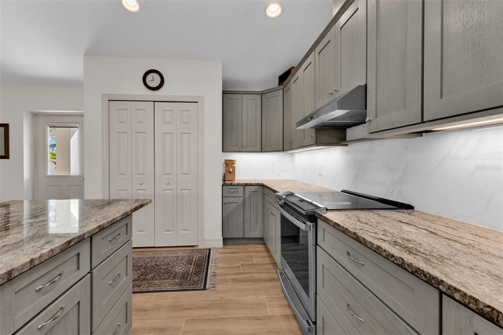 For Sale: $648,000 (3 beds, 2 baths, 1686 Square Feet)