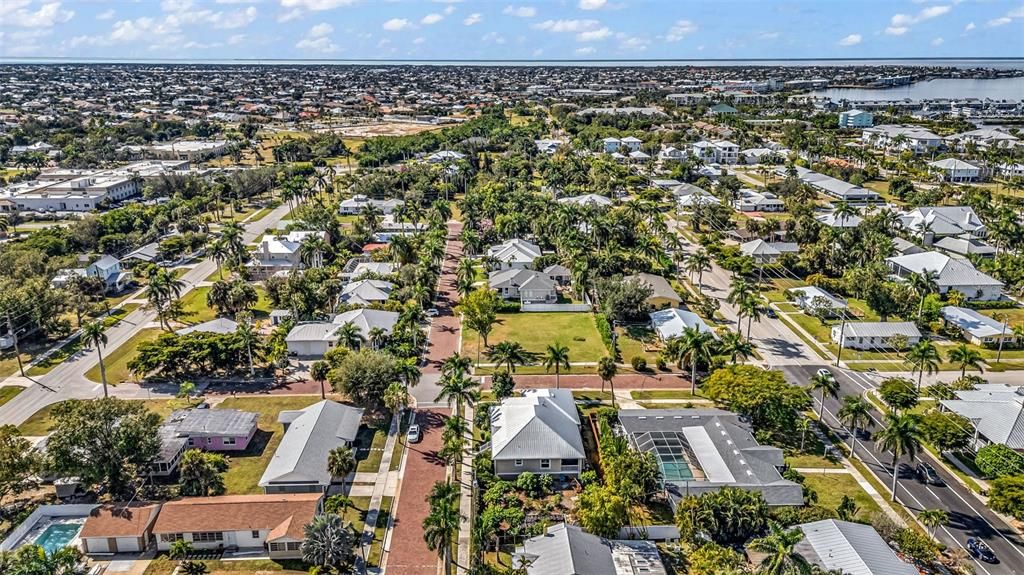 For Sale: $648,000 (3 beds, 2 baths, 1686 Square Feet)