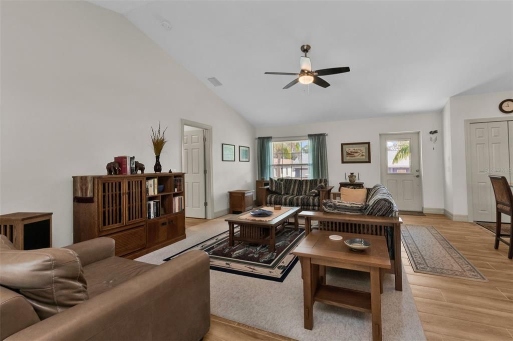 For Sale: $648,000 (3 beds, 2 baths, 1686 Square Feet)