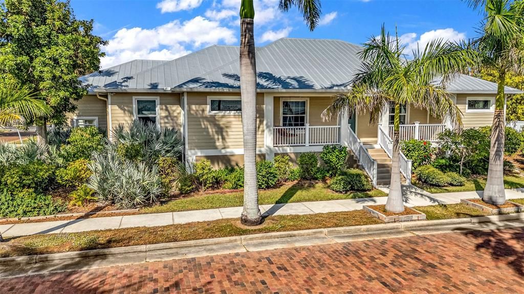 For Sale: $648,000 (3 beds, 2 baths, 1686 Square Feet)