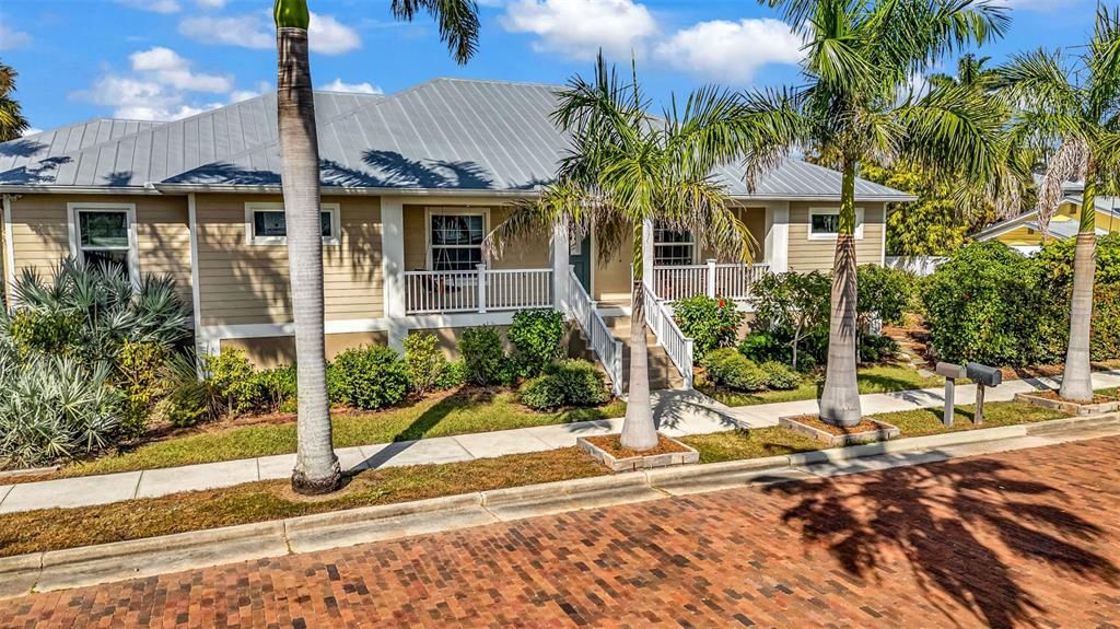 For Sale: $648,000 (3 beds, 2 baths, 1686 Square Feet)