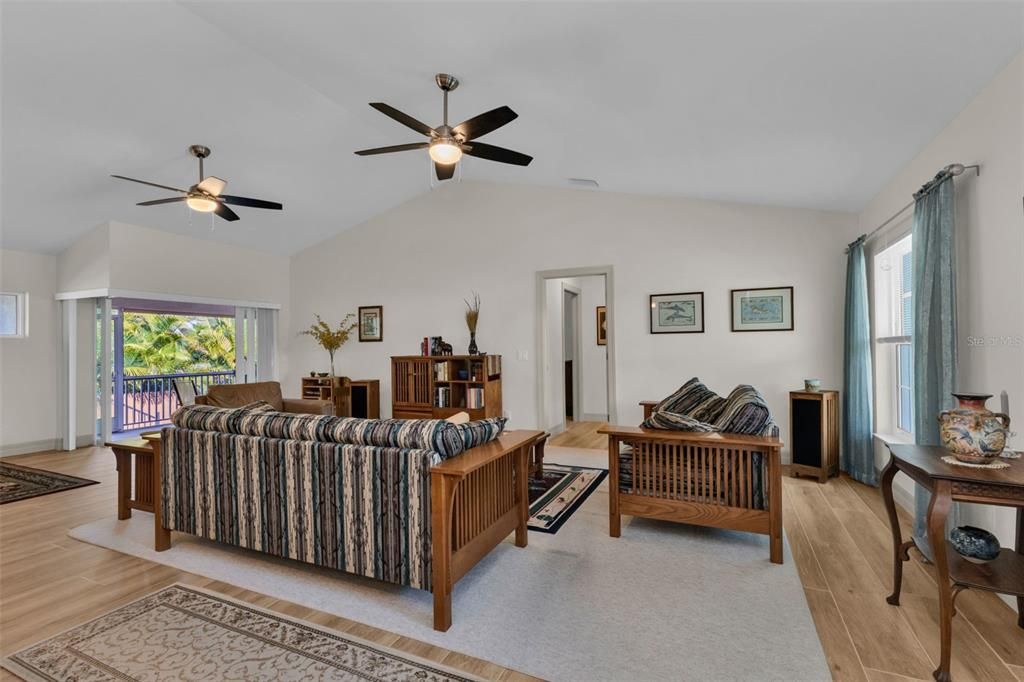 For Sale: $648,000 (3 beds, 2 baths, 1686 Square Feet)