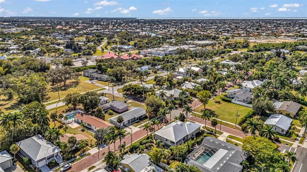 For Sale: $648,000 (3 beds, 2 baths, 1686 Square Feet)