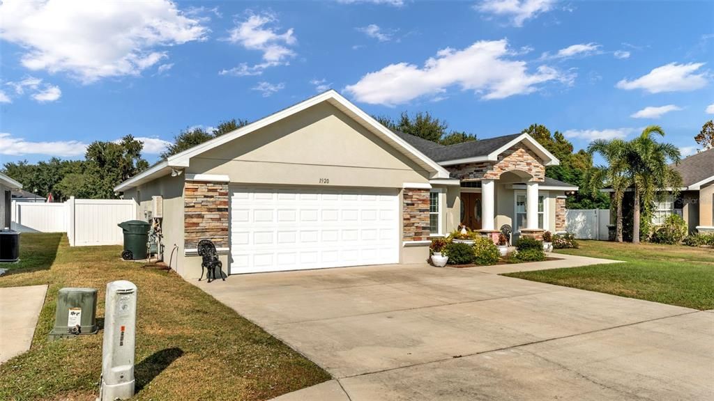 For Sale: $360,000 (4 beds, 2 baths, 1980 Square Feet)