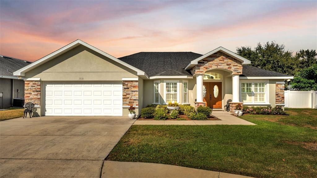 For Sale: $360,000 (4 beds, 2 baths, 1980 Square Feet)