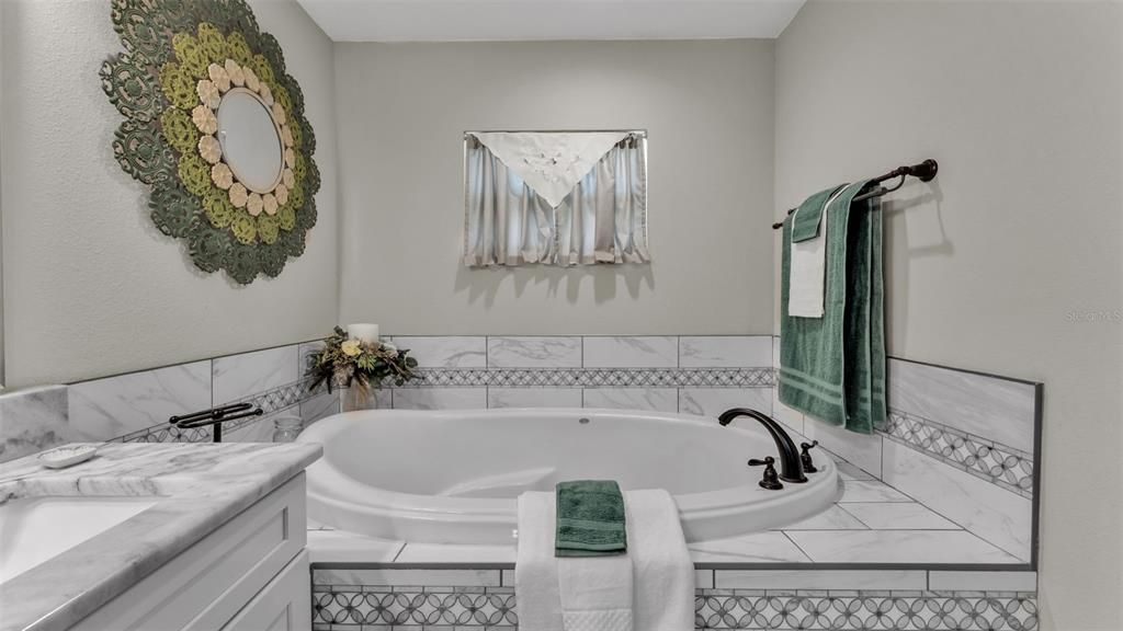 For Sale: $360,000 (4 beds, 2 baths, 1980 Square Feet)