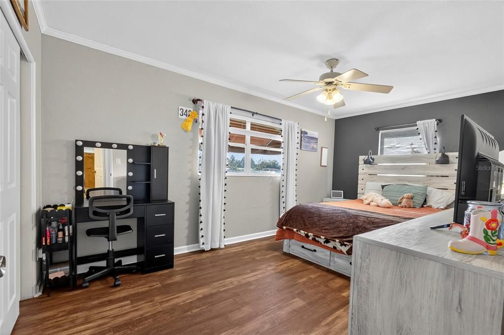 For Sale: $549,900 (3 beds, 2 baths, 1872 Square Feet)