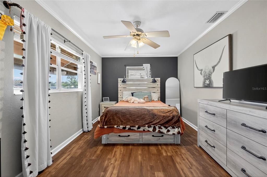 For Sale: $549,900 (3 beds, 2 baths, 1872 Square Feet)