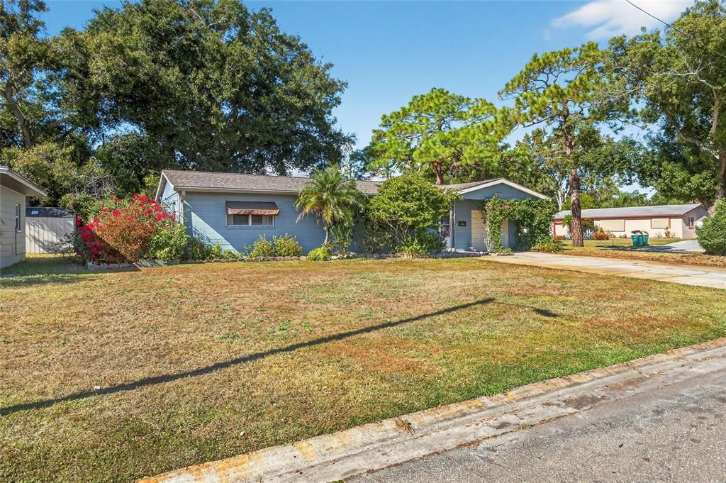 For Sale: $549,900 (3 beds, 2 baths, 1872 Square Feet)