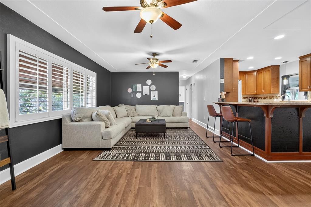 For Sale: $549,900 (3 beds, 2 baths, 1872 Square Feet)