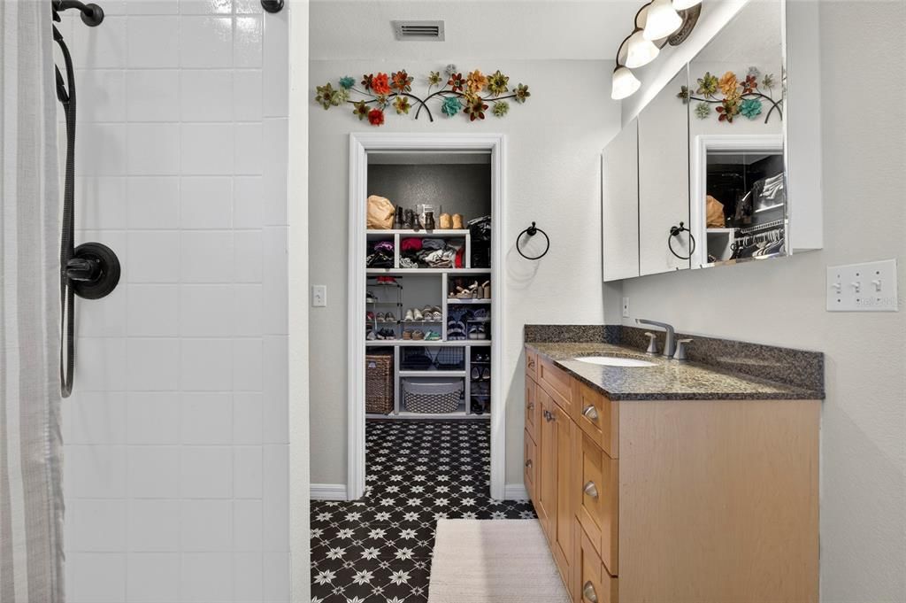 For Sale: $549,900 (3 beds, 2 baths, 1872 Square Feet)