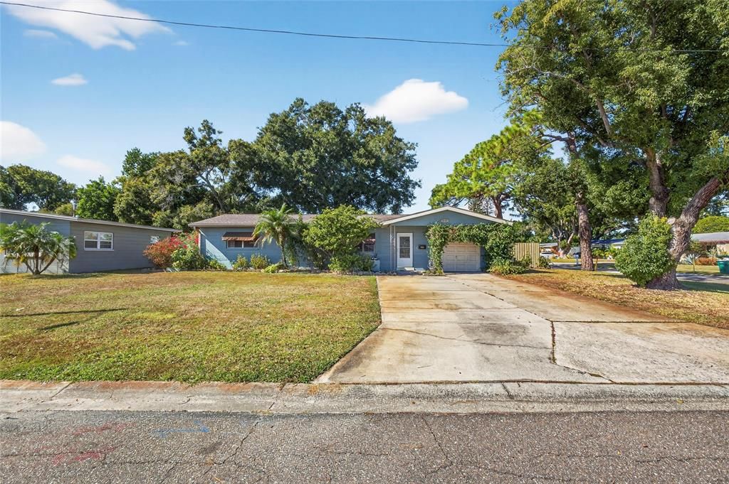 For Sale: $549,900 (3 beds, 2 baths, 1872 Square Feet)