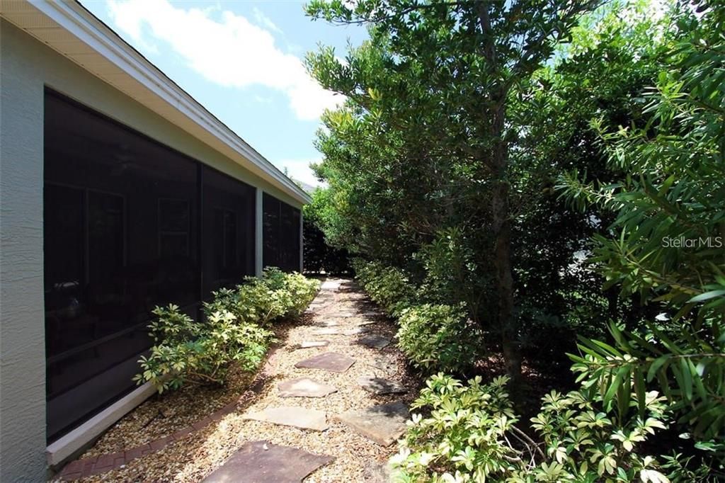 出租: $2,600 (3 贝兹, 3 浴室, 1990 平方英尺)