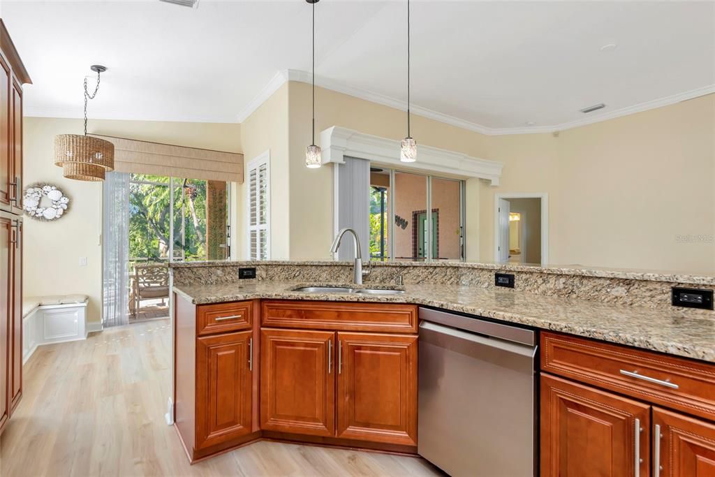 For Sale: $525,000 (3 beds, 2 baths, 1679 Square Feet)