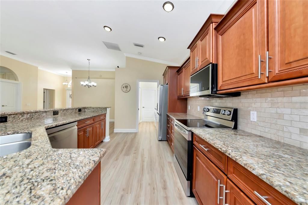 For Sale: $525,000 (3 beds, 2 baths, 1679 Square Feet)