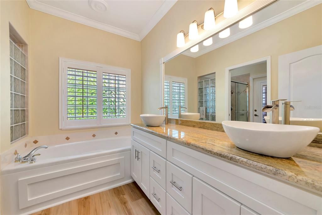 For Sale: $525,000 (3 beds, 2 baths, 1679 Square Feet)