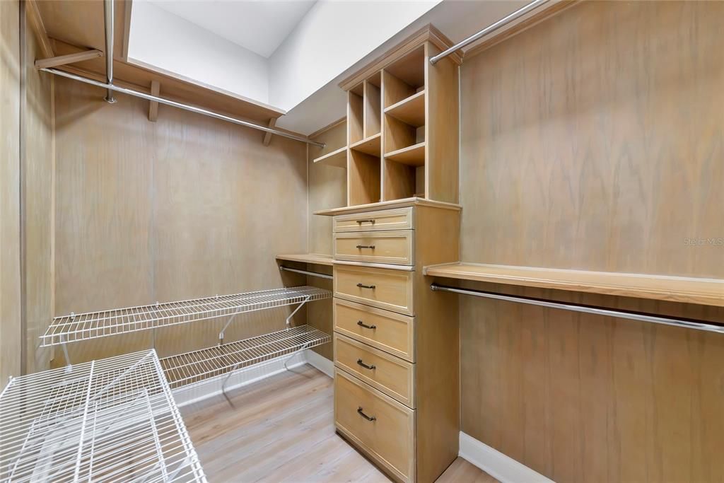 For Sale: $525,000 (3 beds, 2 baths, 1679 Square Feet)