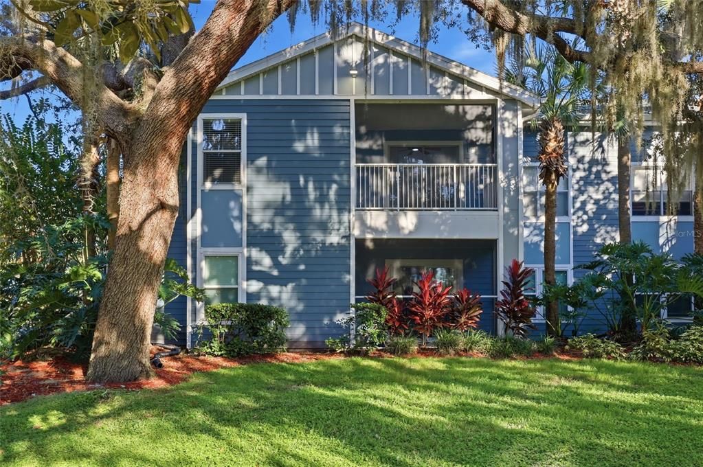 For Rent: $1,780 (2 beds, 1 baths, 819 Square Feet)