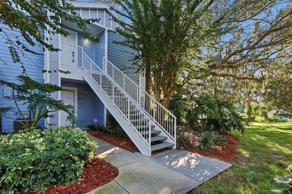 For Rent: $1,780 (2 beds, 1 baths, 819 Square Feet)