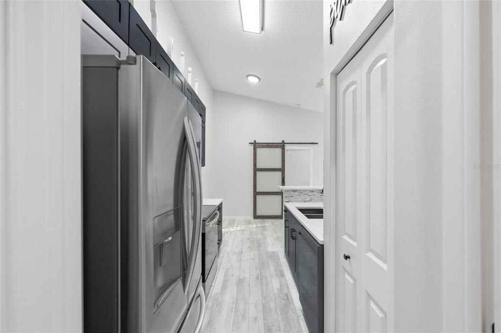 For Rent: $1,780 (2 beds, 1 baths, 819 Square Feet)