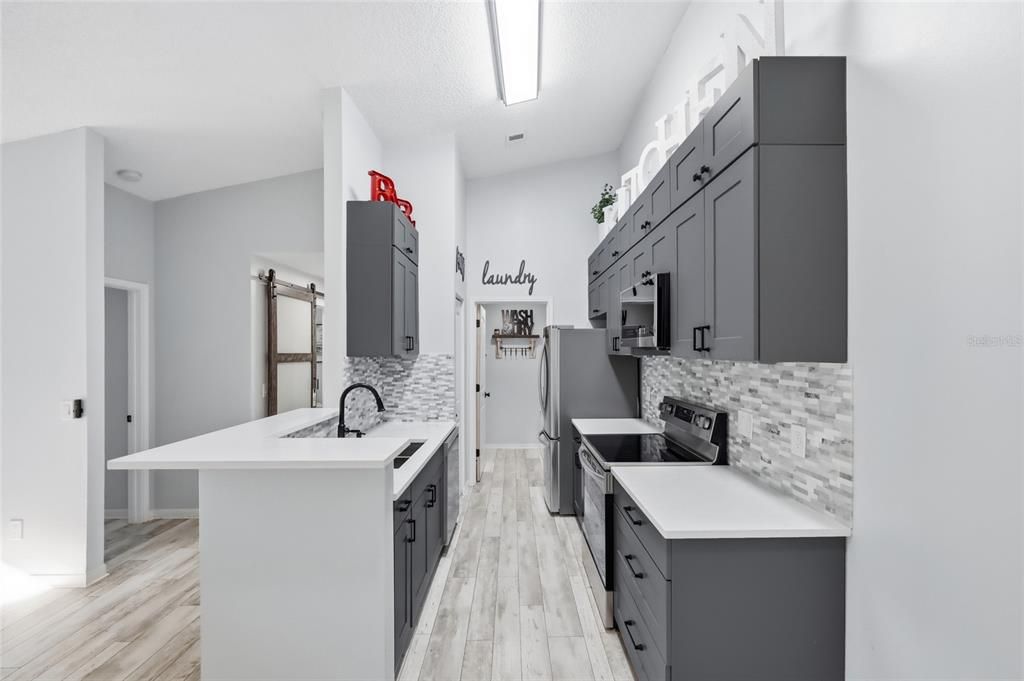 For Rent: $1,780 (2 beds, 1 baths, 819 Square Feet)