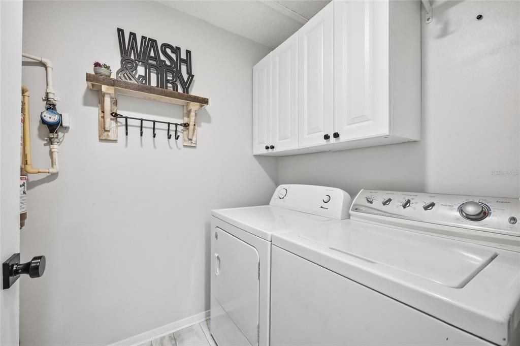 For Rent: $1,780 (2 beds, 1 baths, 819 Square Feet)