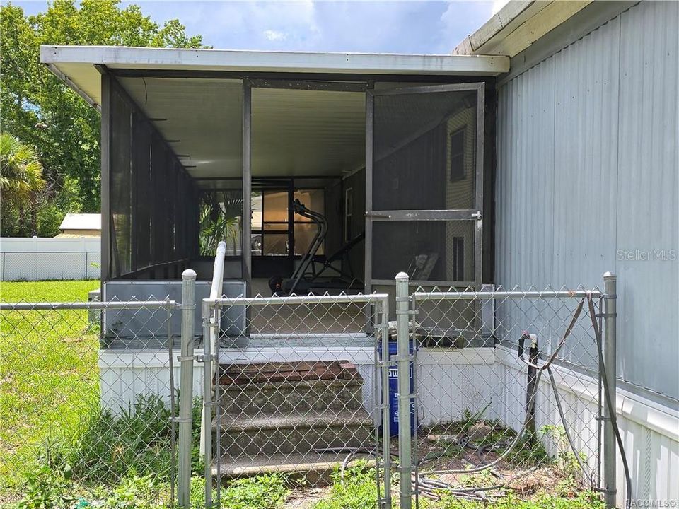 待售: $125,000 (2 贝兹, 2 浴室, 924 平方英尺)