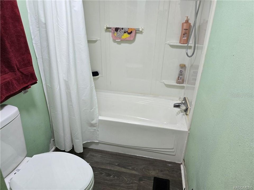 待售: $125,000 (2 贝兹, 2 浴室, 924 平方英尺)