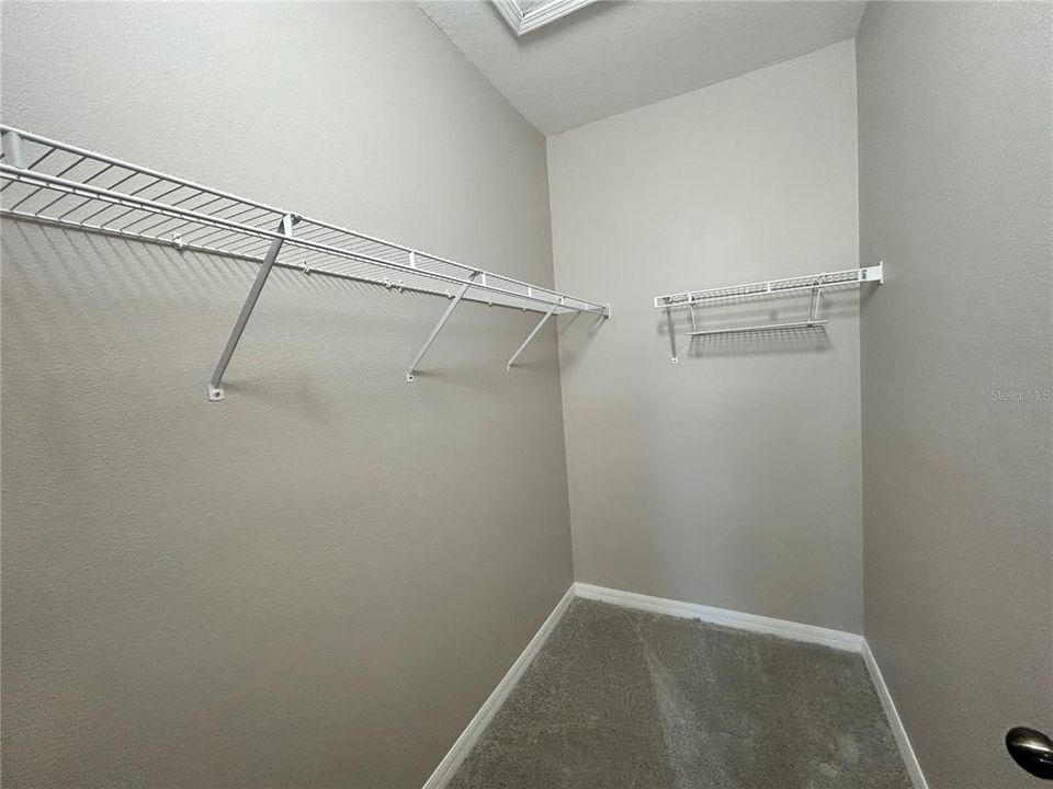 For Rent: $2,200 (3 beds, 2 baths, 1836 Square Feet)