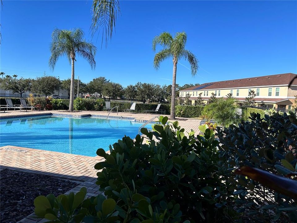 For Rent: $2,200 (3 beds, 2 baths, 1836 Square Feet)