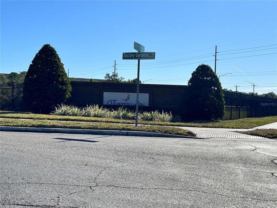 For Rent: $2,200 (3 beds, 2 baths, 1836 Square Feet)