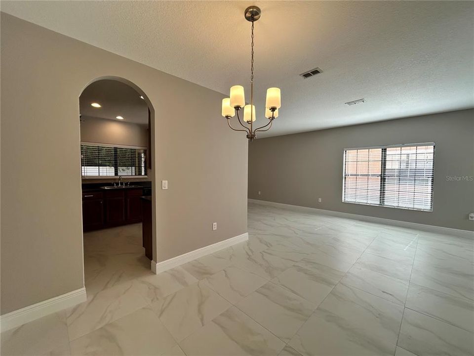 For Rent: $2,200 (3 beds, 2 baths, 1836 Square Feet)