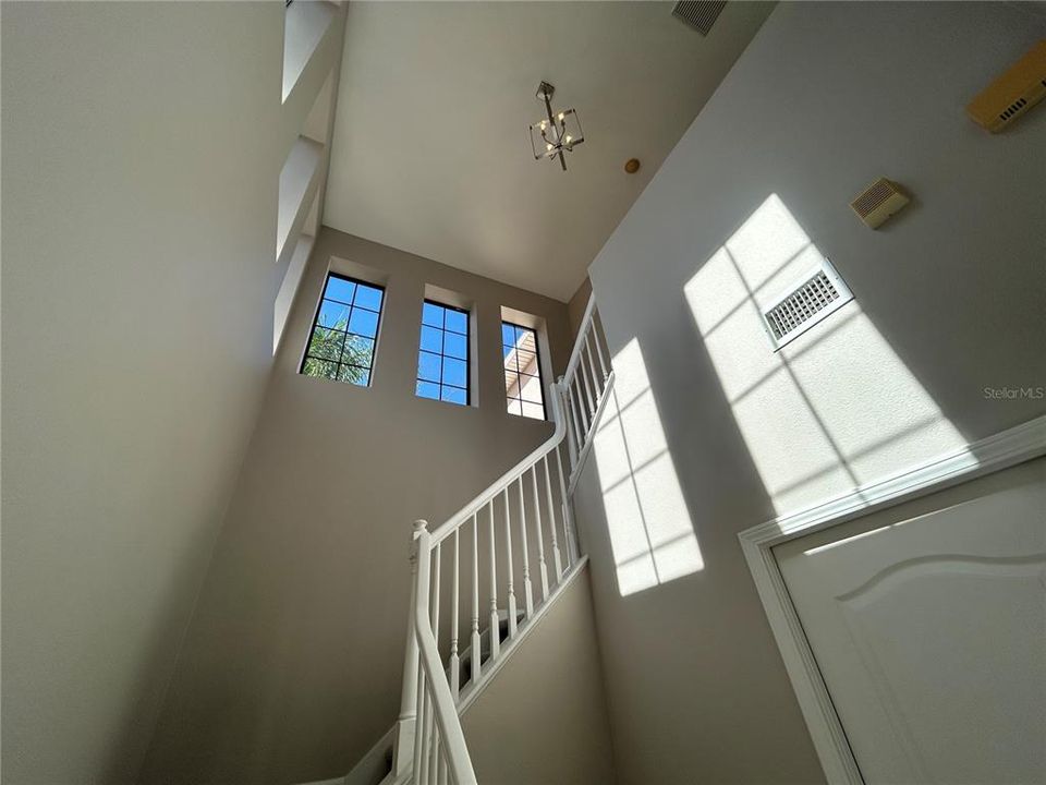 For Rent: $2,200 (3 beds, 2 baths, 1836 Square Feet)