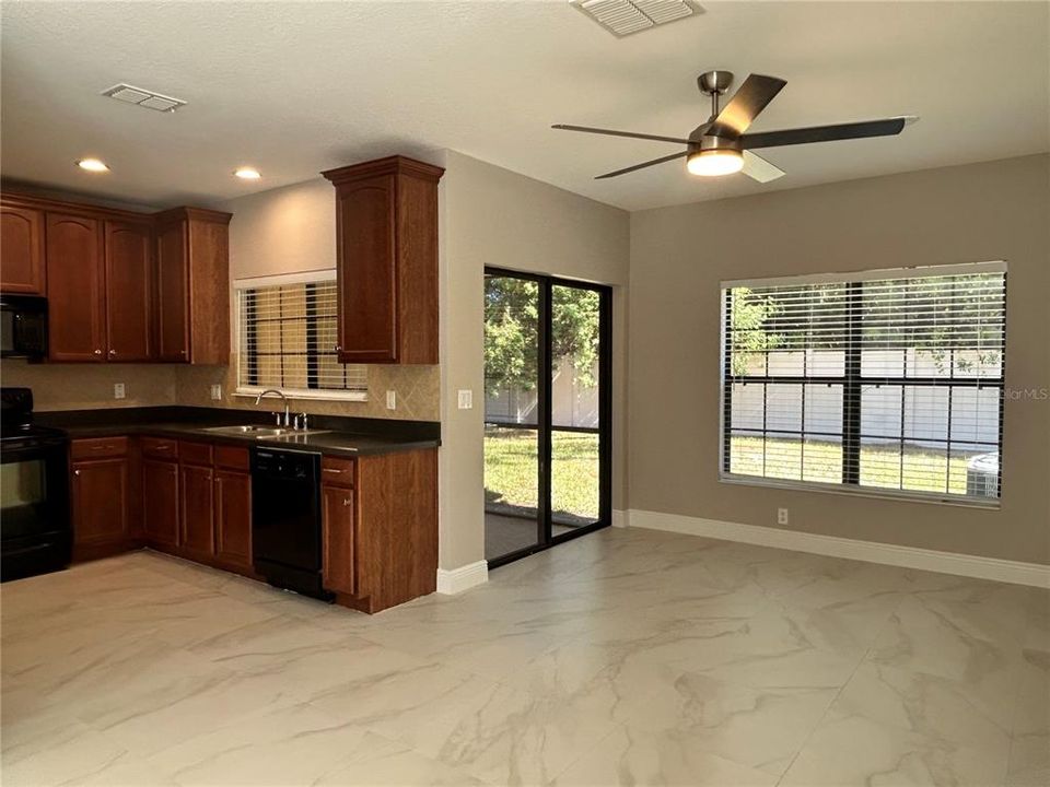 For Rent: $2,200 (3 beds, 2 baths, 1836 Square Feet)