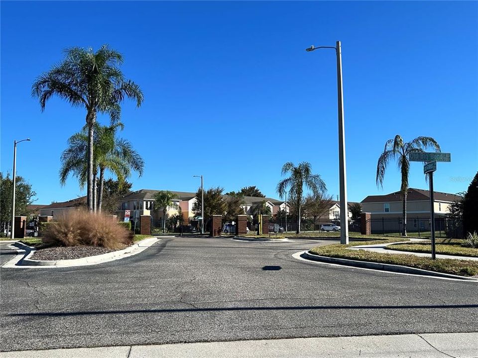 For Rent: $2,200 (3 beds, 2 baths, 1836 Square Feet)