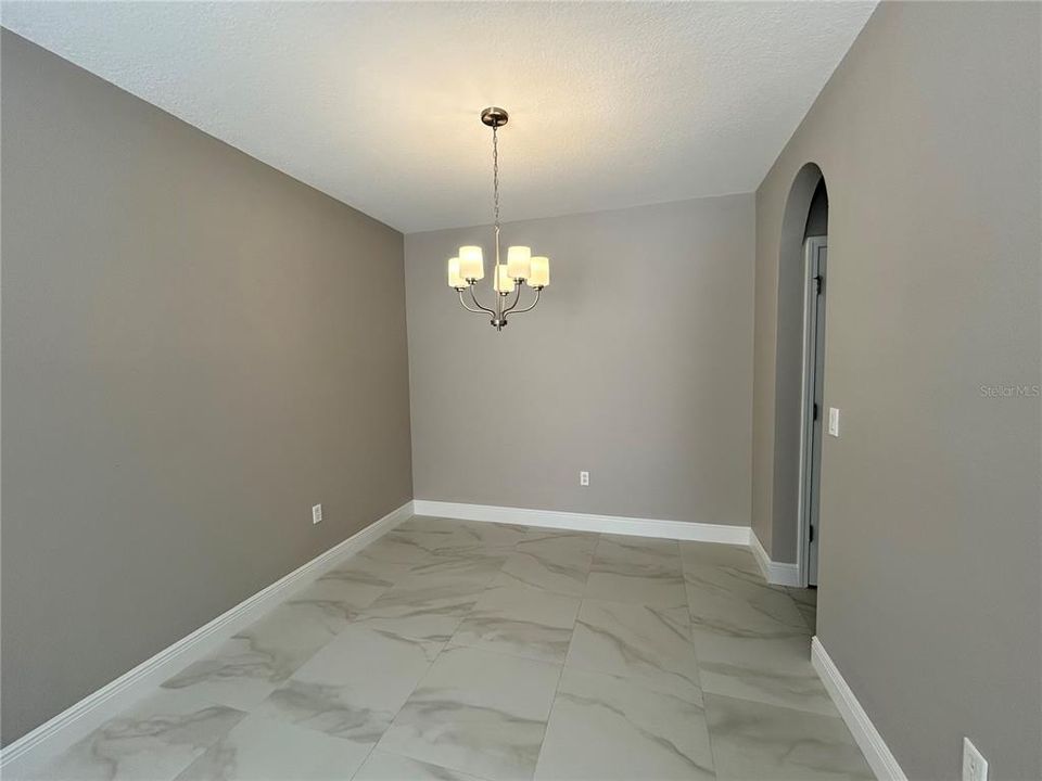 For Rent: $2,200 (3 beds, 2 baths, 1836 Square Feet)