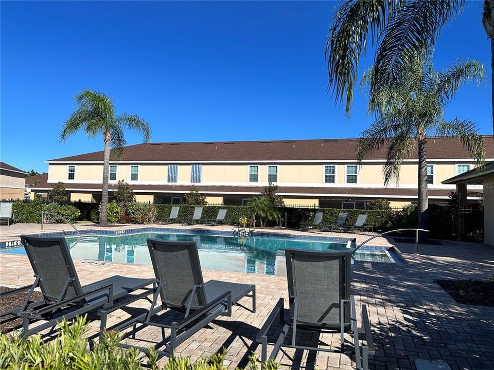 For Rent: $2,200 (3 beds, 2 baths, 1836 Square Feet)