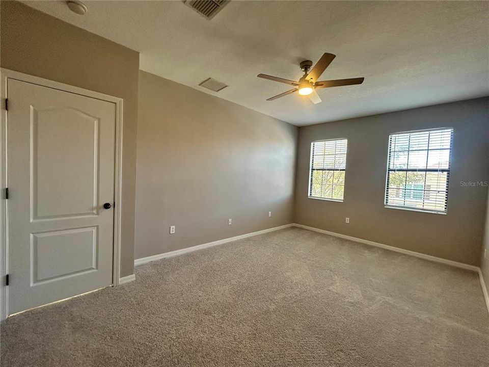 For Rent: $2,200 (3 beds, 2 baths, 1836 Square Feet)