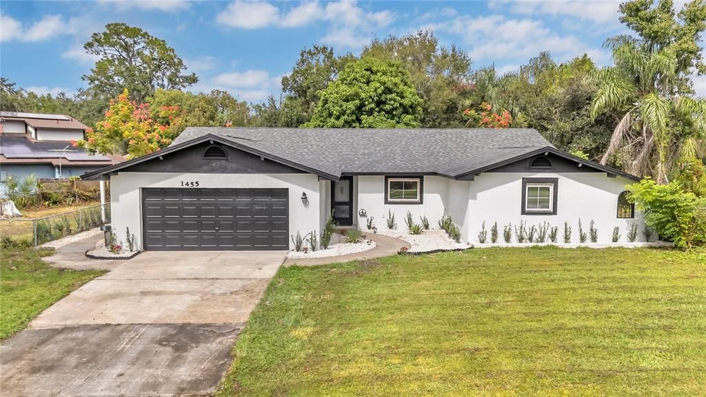 For Sale: $470,000 (4 beds, 2 baths, 2406 Square Feet)