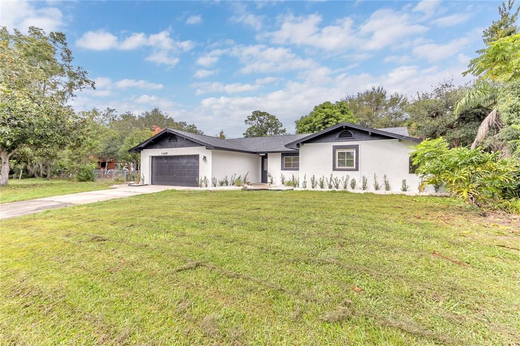 For Sale: $470,000 (4 beds, 2 baths, 2406 Square Feet)